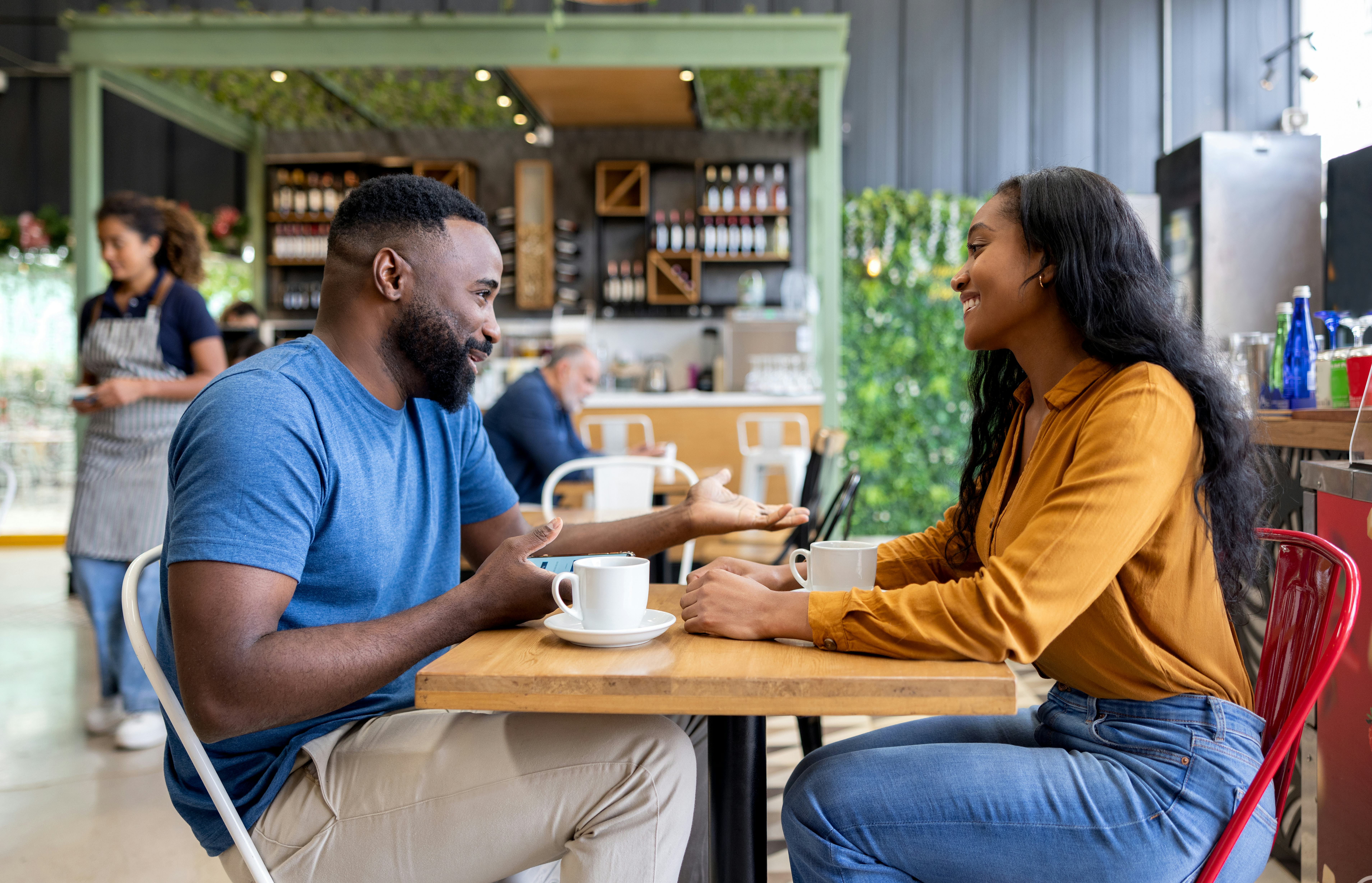 TikTok Swears The "90-Minute Rule" Can Make First Dates Way Less Awkward