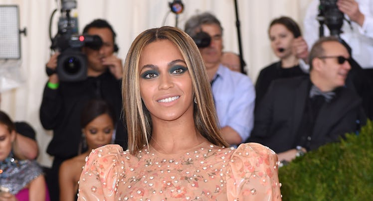 NEW YORK, NY - MAY 02: Beyonce arrives for the "Manus x Machina: Fashion In An Age Of Technology" C...