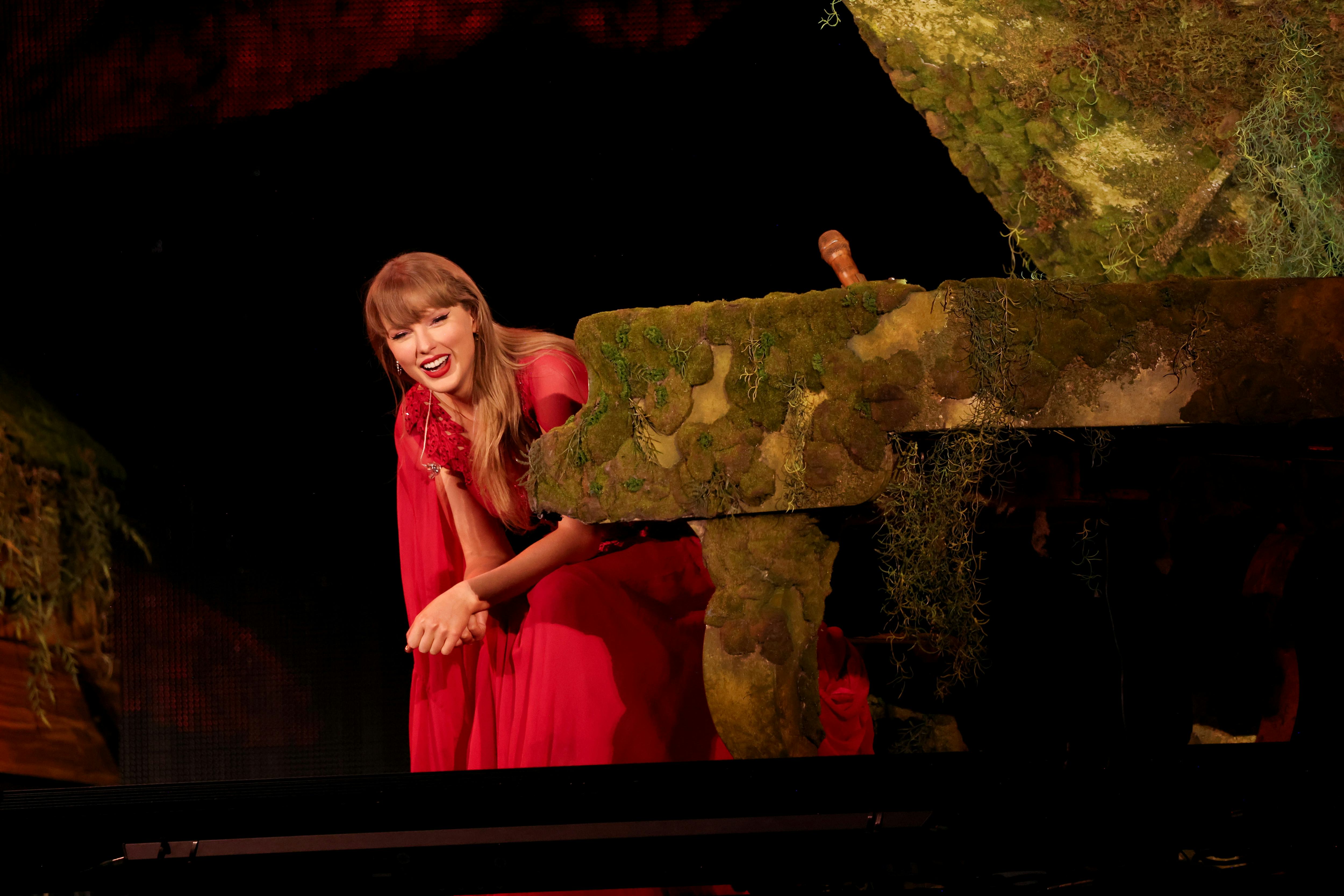 Taylor Swift calls "All Too Well" and "mirrorball" her two favorite songs by her.