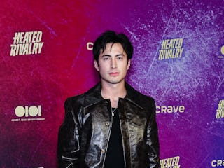 Hudson Williams regrets not having a "bigger" butt yet in 'Heated Rivalry's first shower scene.