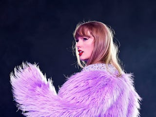 TORONTO, ONTARIO - NOVEMBER 14: EDITORIAL USE ONLY. NO STANDALONE PUBLICATION USE (NO SPECIAL INTERE...