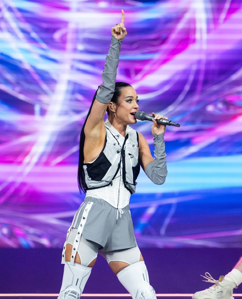 Katy Perry wore a white corset and garters at the Invictus Games.