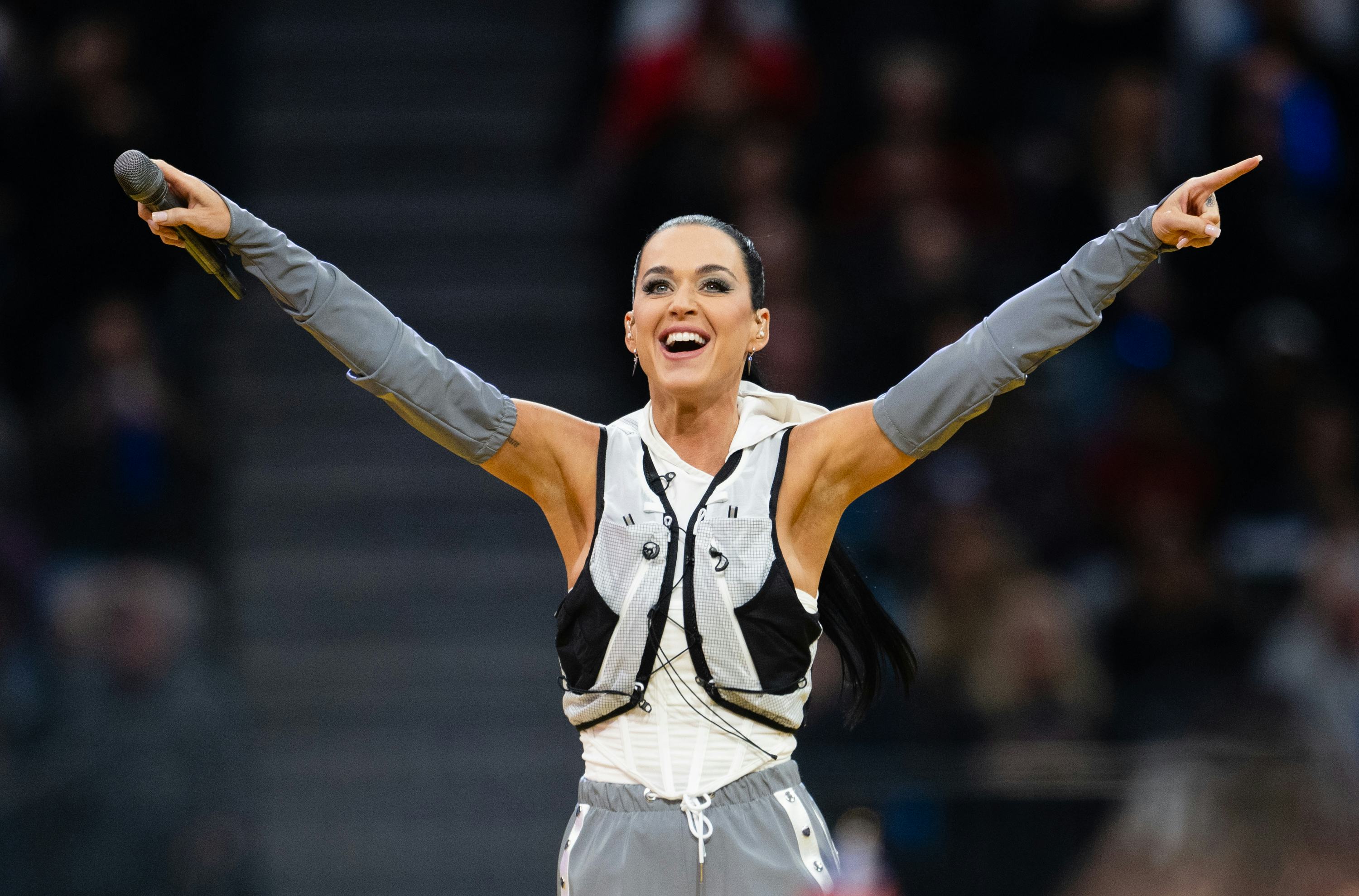 Katy Perry wore a white corset and garters at the Invictus Games.