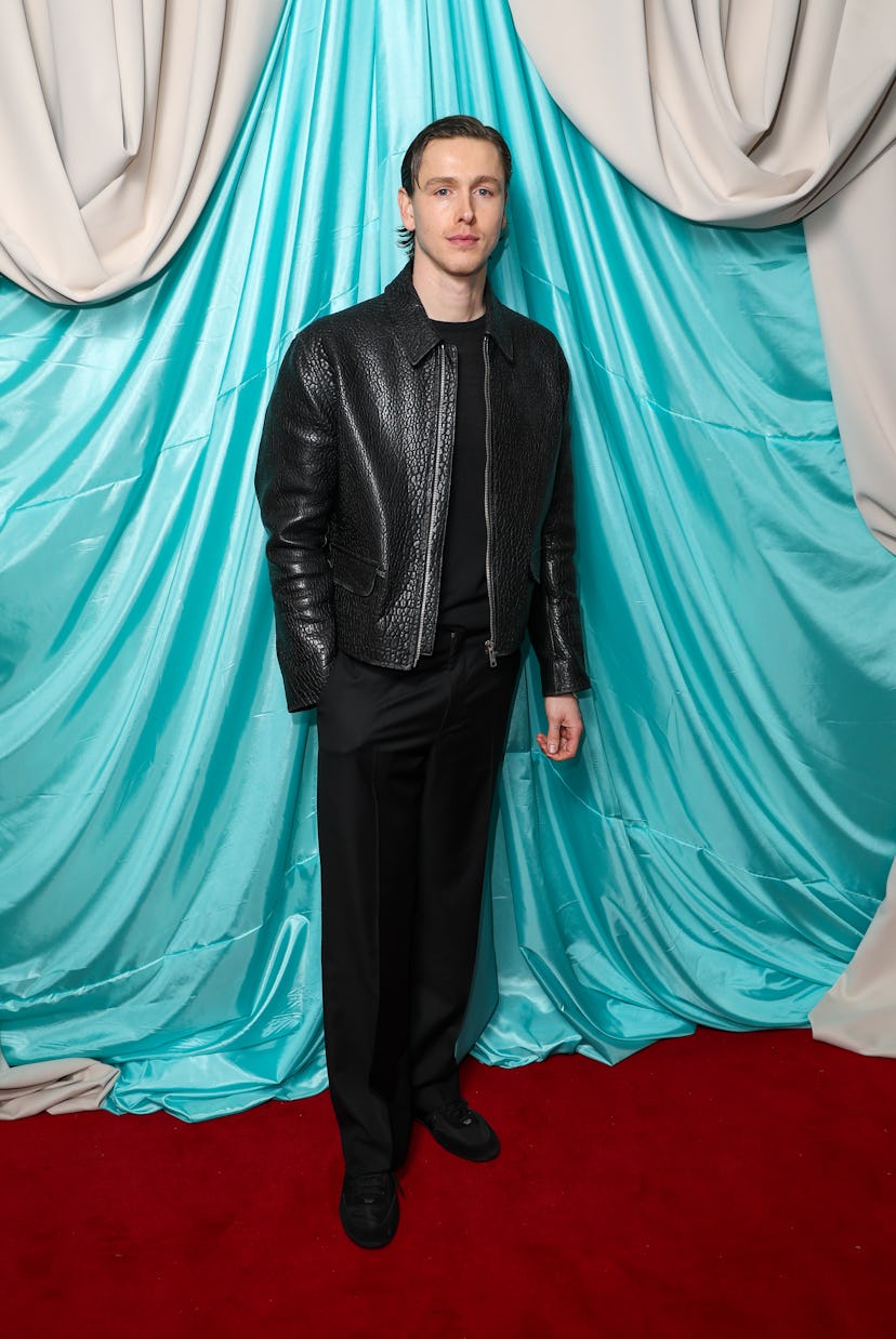 Лондон, Англия - 16 февраля: Харрис Дикинсон присутствует в British Vogue X GQ Bafta Fashion & Film ...