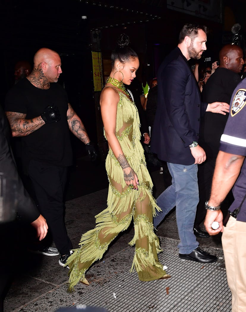 Нью -Йорк, Нью -Йорк - 28 августа: Рианна оставляет награду MTV Video Music Awards 2016 года после вечеринки в Up & Down on Au ...