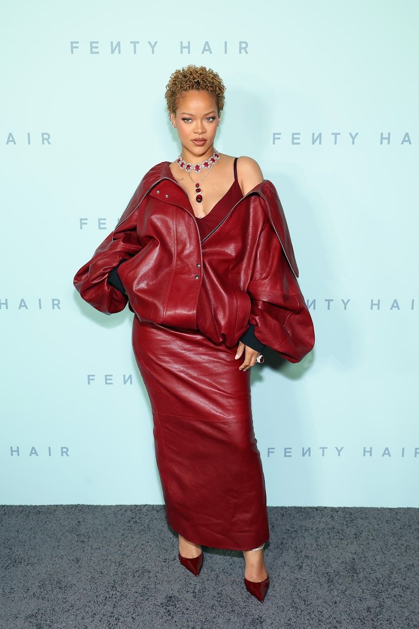 Лос -Англиш, Калифорния - 10 июня: Рианна посещает фестиваль запуска Rihanna x Fenty Hair Los Angeles ...