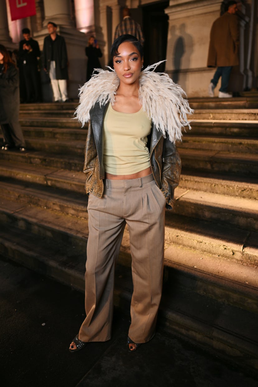 Лондон, Англия - 24 февраля: Журдан Данн посещает шоу Burberry Winter 2025 во время лондонской куски ...