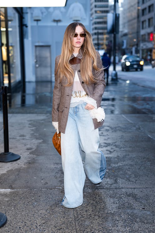 Sydney Sweeney wore a micro mini in the snow.