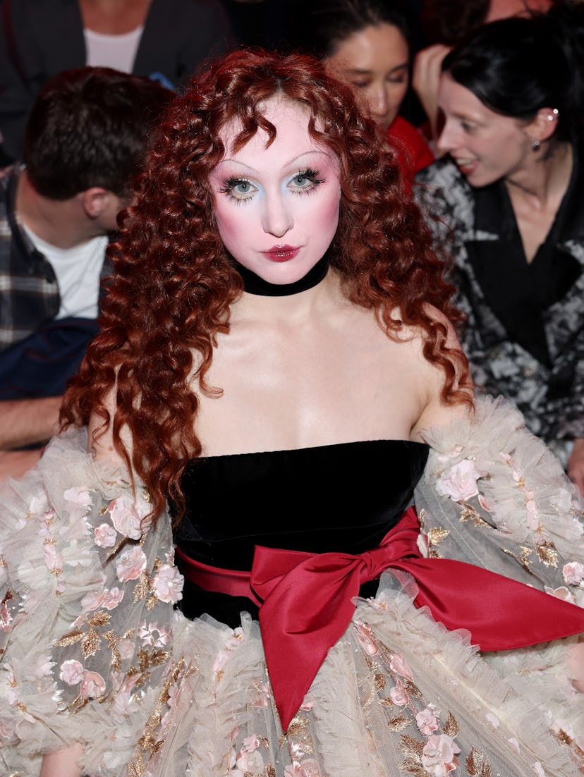 PARIS, FRANCE - MARCH 09: Chappell Roan attends Valentino "Le meta-theatre des intimites" show as pa...