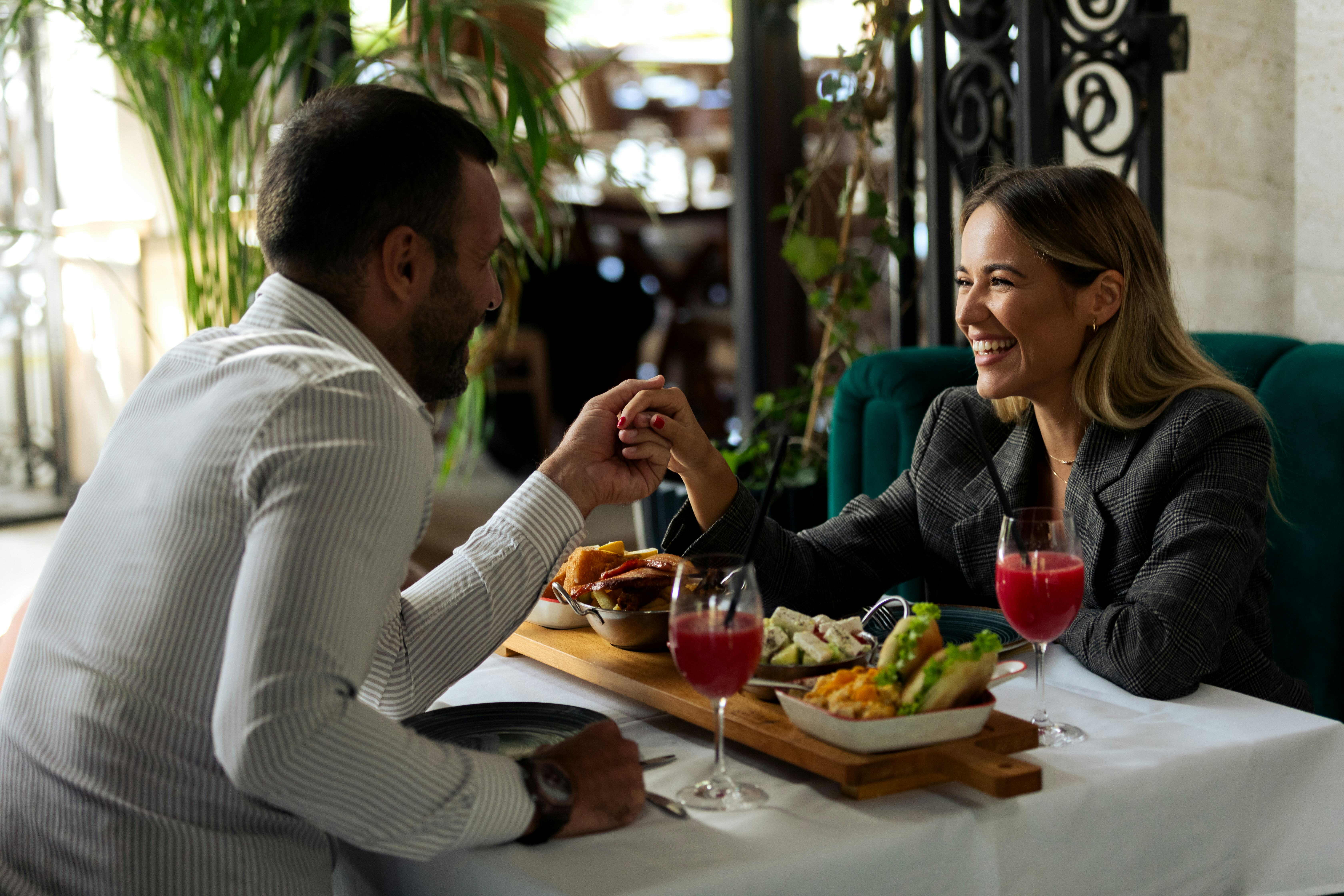 Leos love to date for the plot.