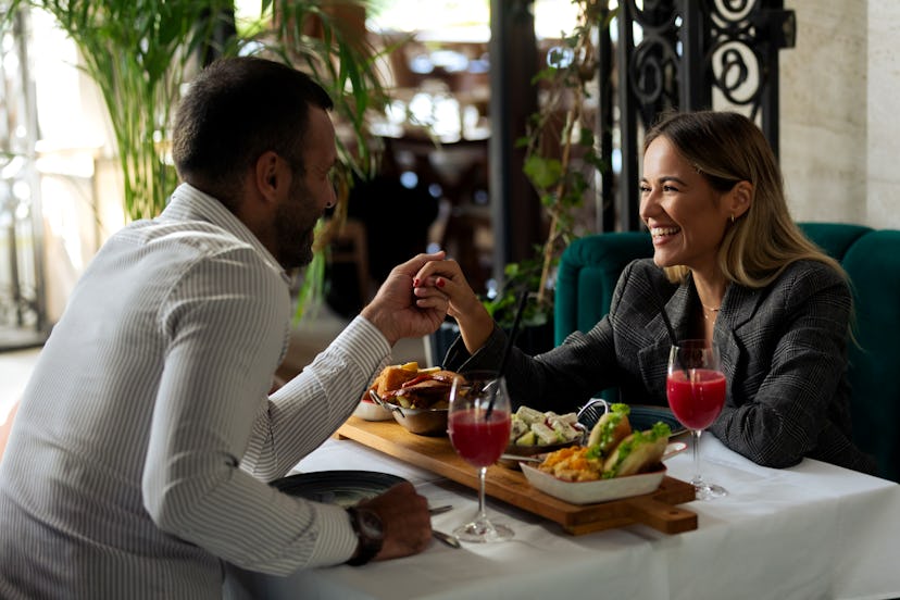 Leos love to date for the plot.