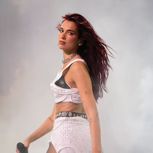 Dua Lipa’s corset bodysuit was so old Hollywood-coded.