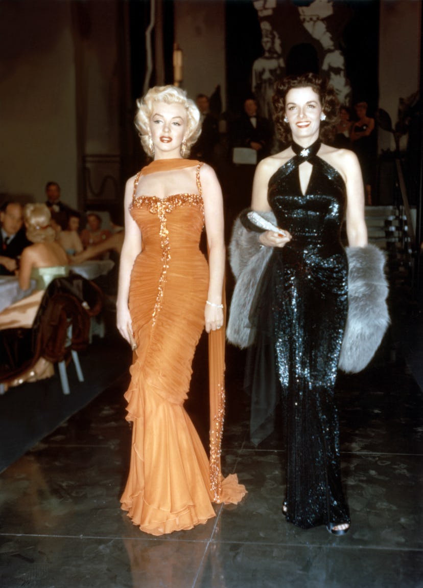 Marilyn Monroe and Jane Russell on the set of Gentlemen Prefer Blondes, directed by Howard Hawks.