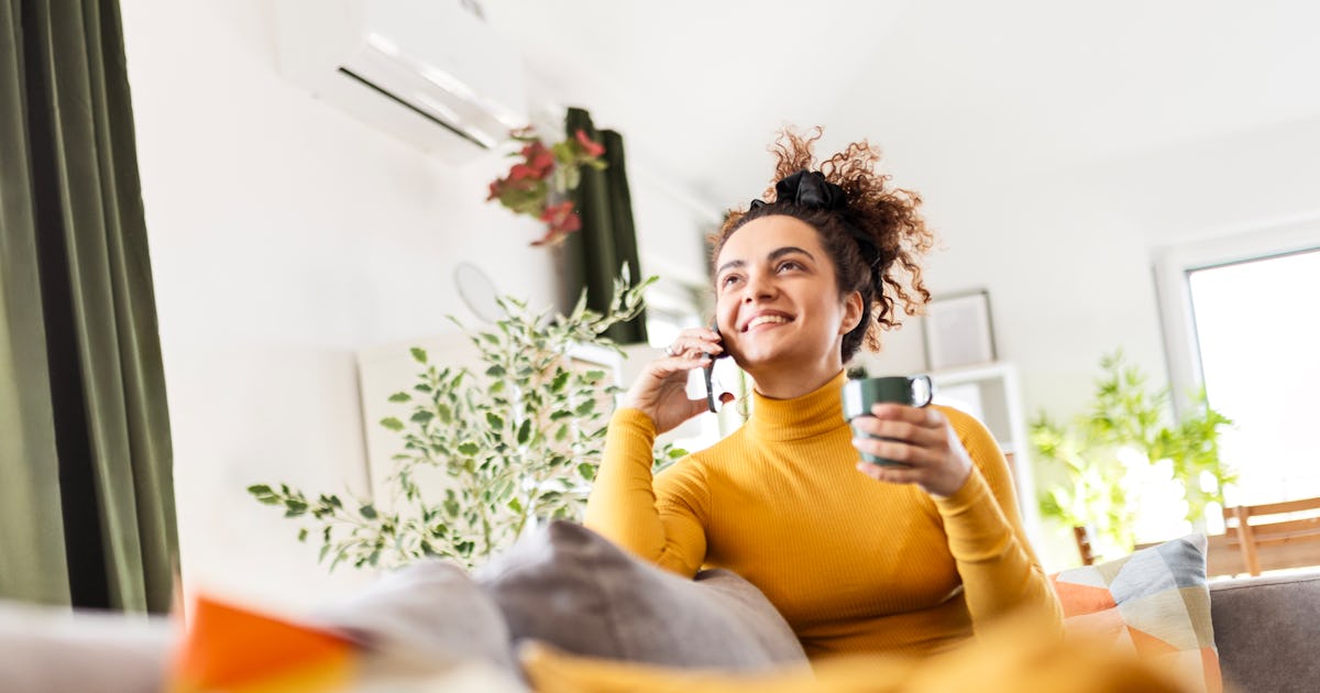 March 29's New Moon Solar Eclipse Is Going Easy On These 2 Signs