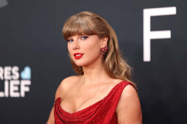 LOS ANGELES, CALIFORNIA - FEBRUARY 02: Taylor Swift attends the 67th Annual GRAMMY Awards on Februar...