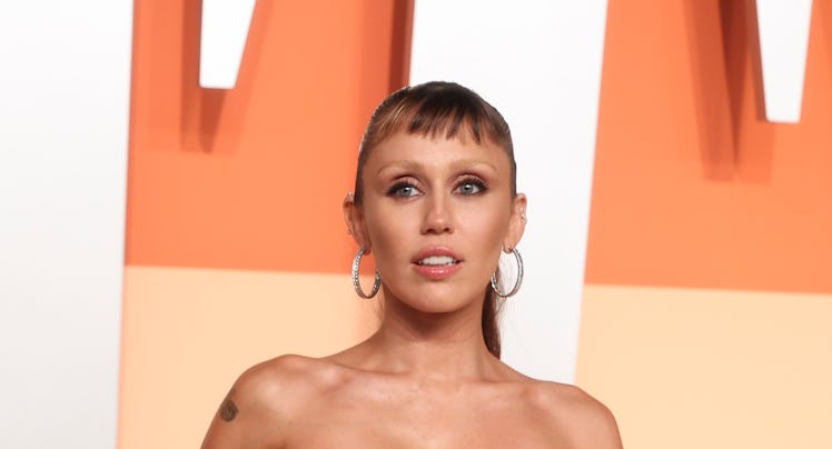 Miley Cyrus at the 2025 Vanity Fair Oscar Party Hosted By Radhika Jones held at Wallis Annenberg Cen...