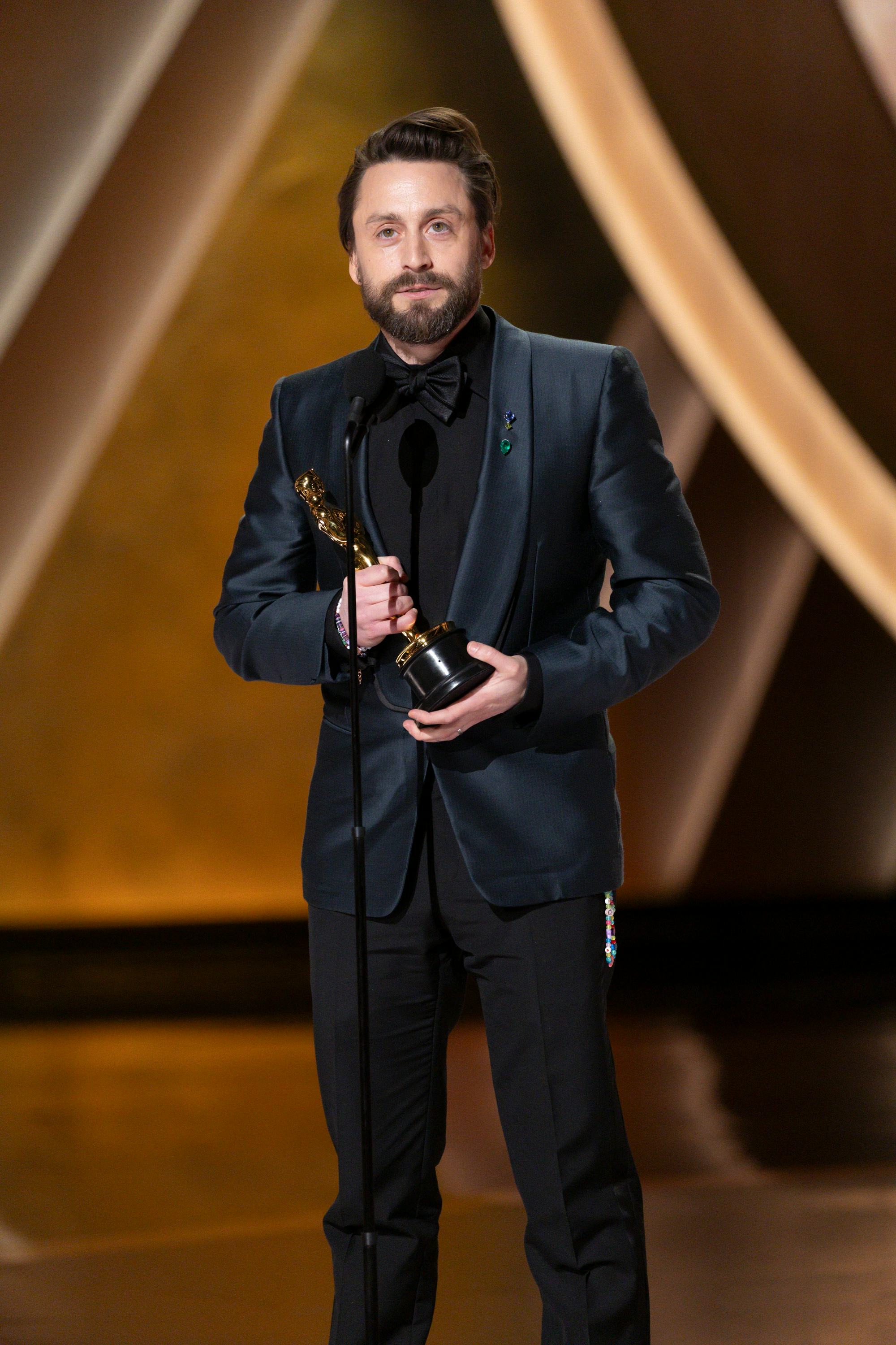 Oscars 2025: Memes &amp; Tweets About The Show &amp; Winners