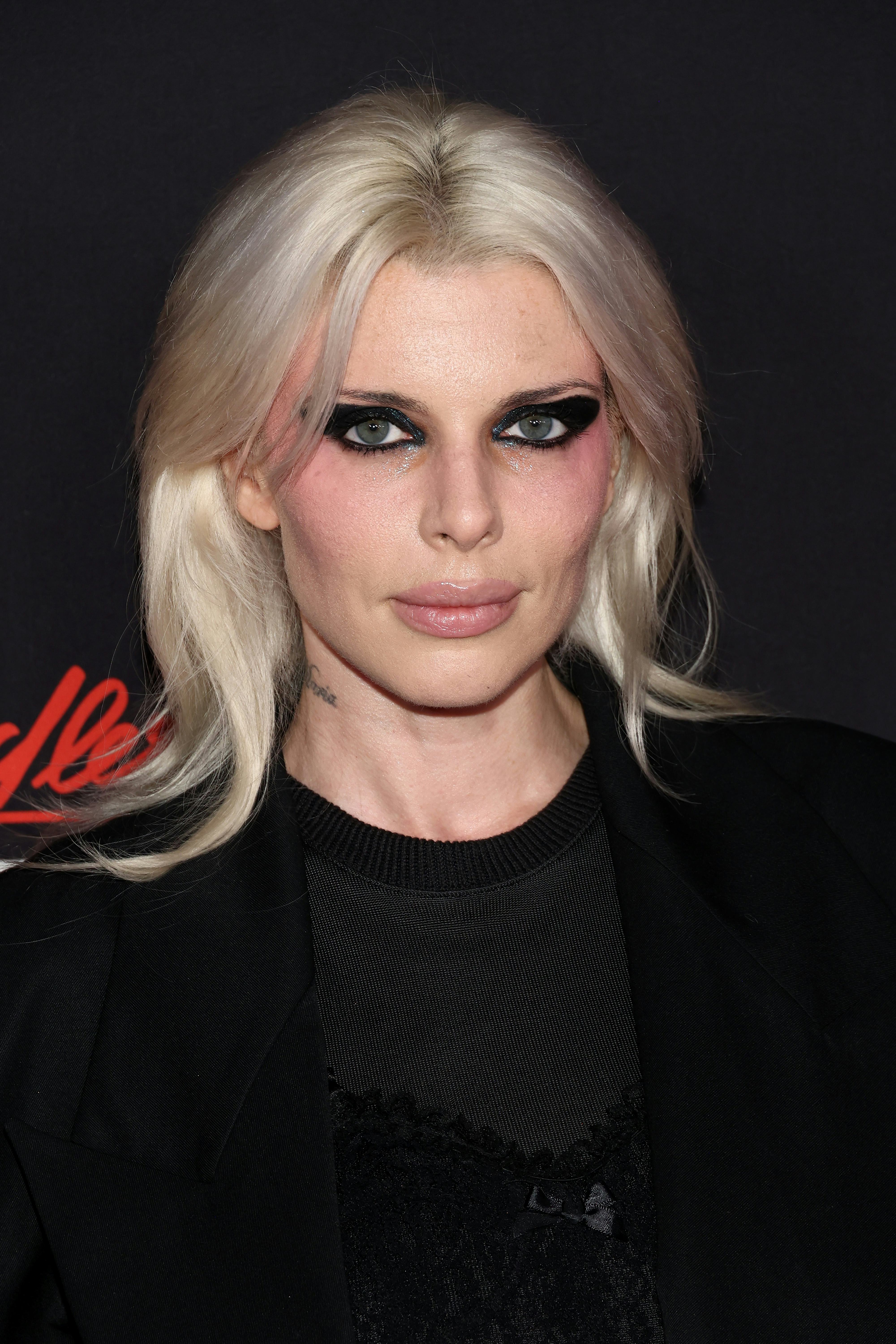 Julia Fox Blended "Cheugy" & Sexy With "Butt Cleavage" Jeans