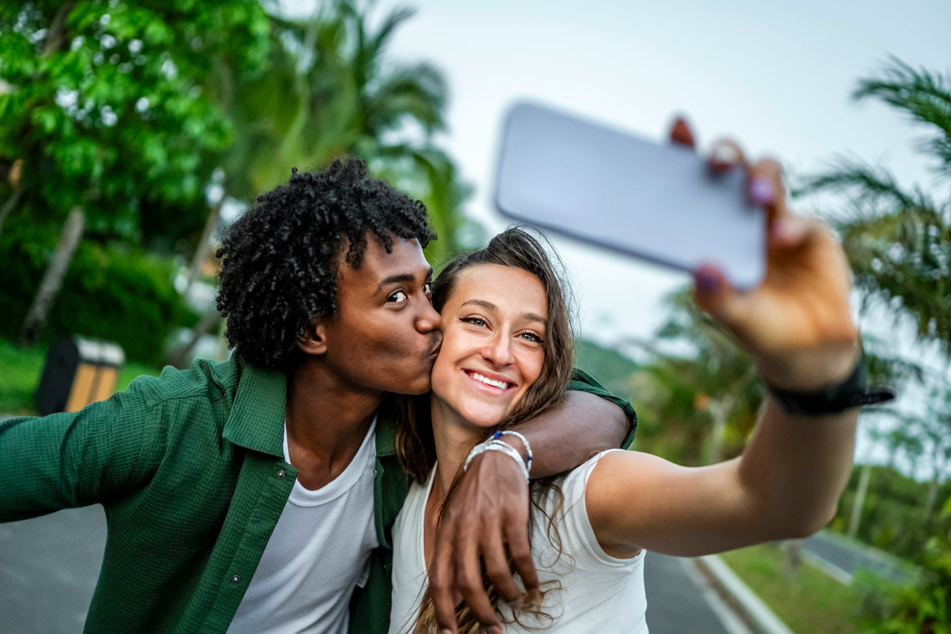 To be a good kisser and kiss well, communicate.