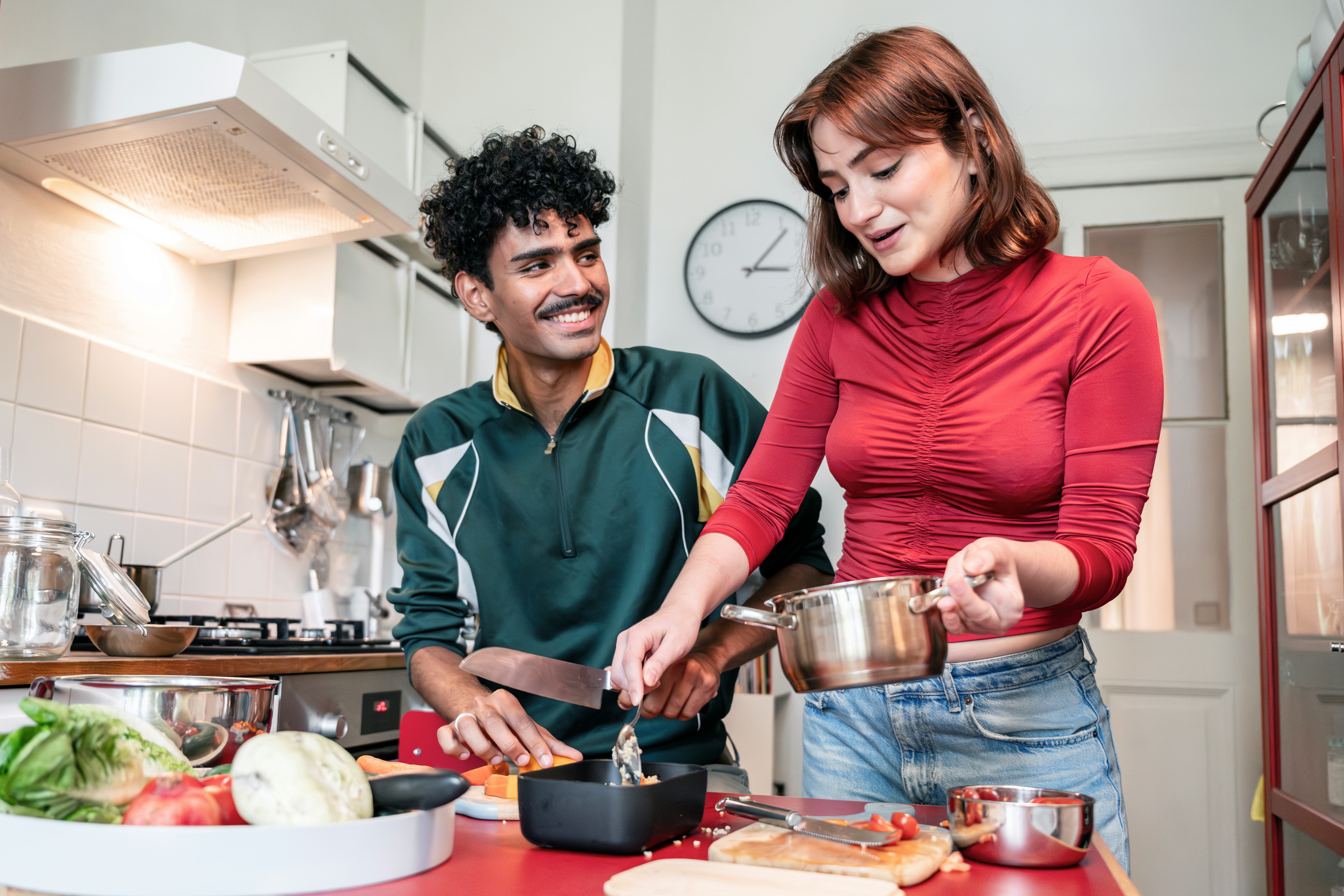 Ways to initiate a good conversation on a dating app.