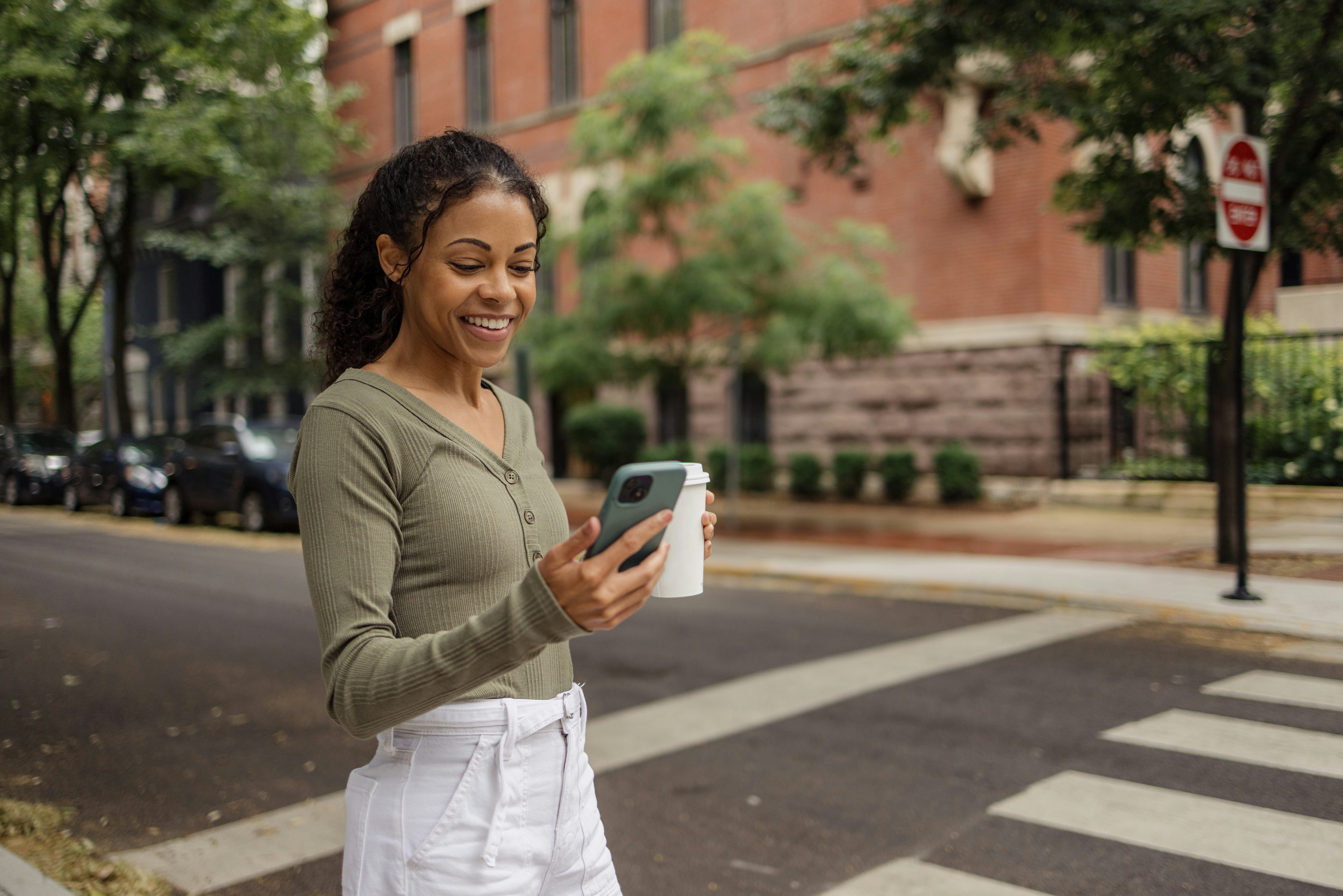 Ways to initiate a good conversation on a dating app.