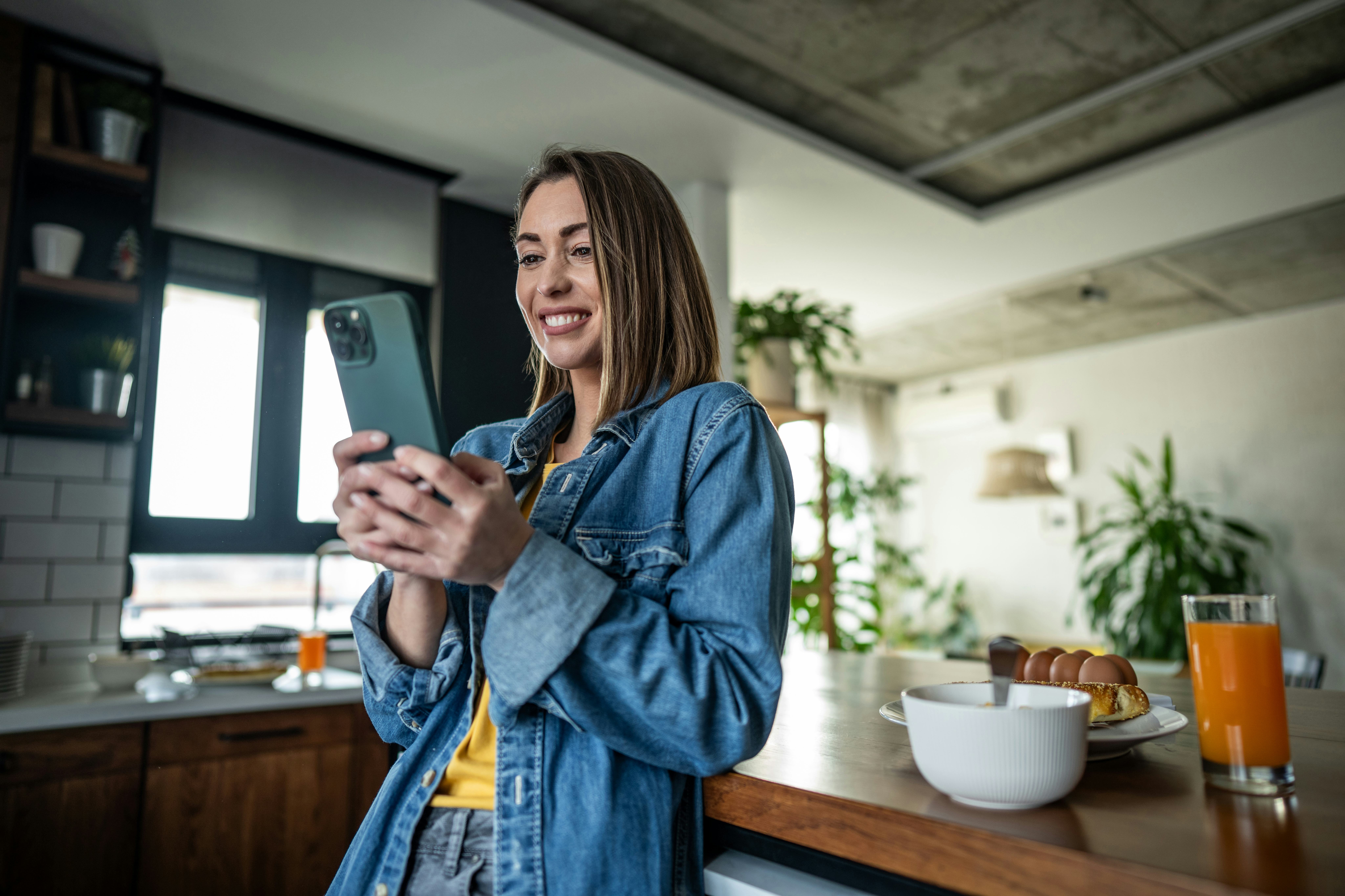 Ways to initiate a good conversation on a dating app.