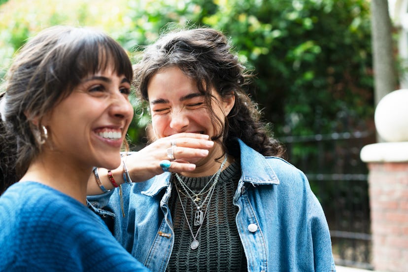 Ways to initiate a good conversation on a dating app.