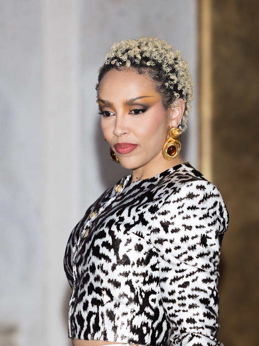 Париж, Франция - 06 марта: Doja Cat посещает женскую одежду Schiaperelli осень/зима 2025-2026