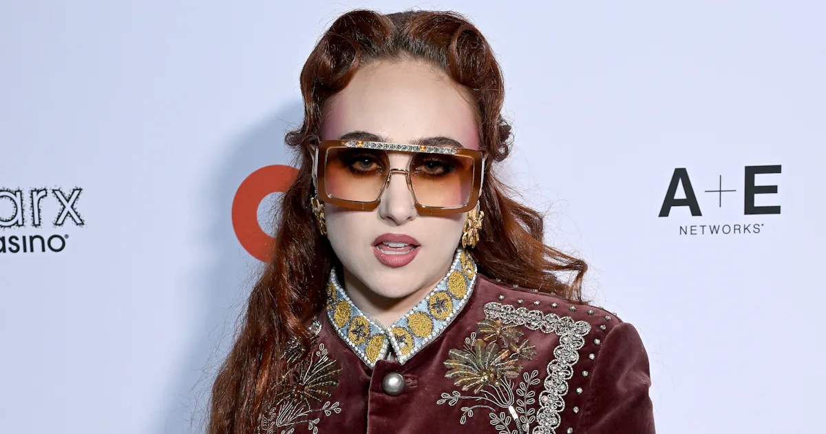 Chappell Roan’s Alien Makeup At PFW & More Celeb Beauty Chappell Roan’s Alien Makeup At PFW & More Celeb Beauty