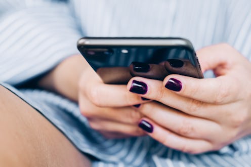 Mobile routine, digital lifestyle, tech use.