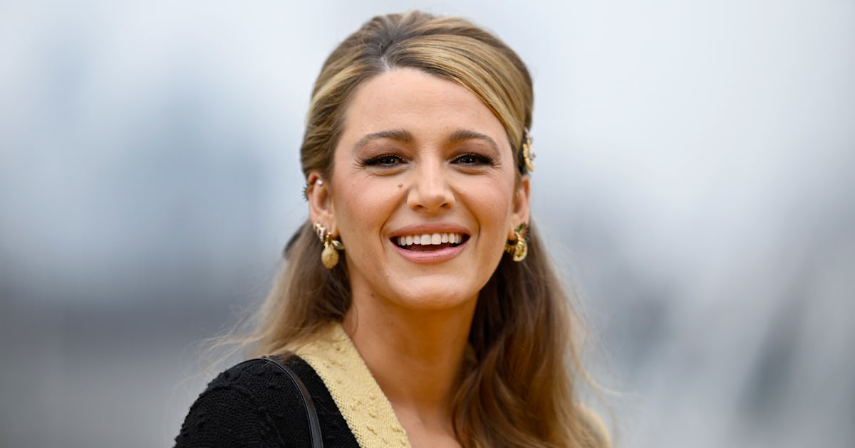 Blake Lively Cosplayed As Blair Waldorf In A Preppy Mini & A $12K Bag