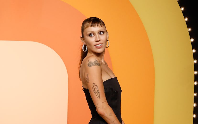 BEVERLY HILLS, CALIFORNIA - MARCH 02: Miley Cyrus attends the 2025 Vanity Fair Oscar Party hosted by...