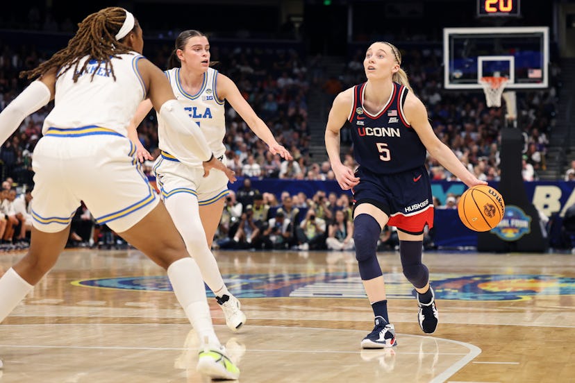 Paige Bueckers #5 of the UConn Huskies.
