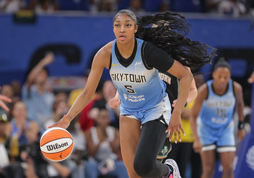 Angel Reese #5 of the Chicago Sky.