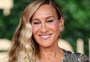 Sarah Jessica Parker gray skinny jeans