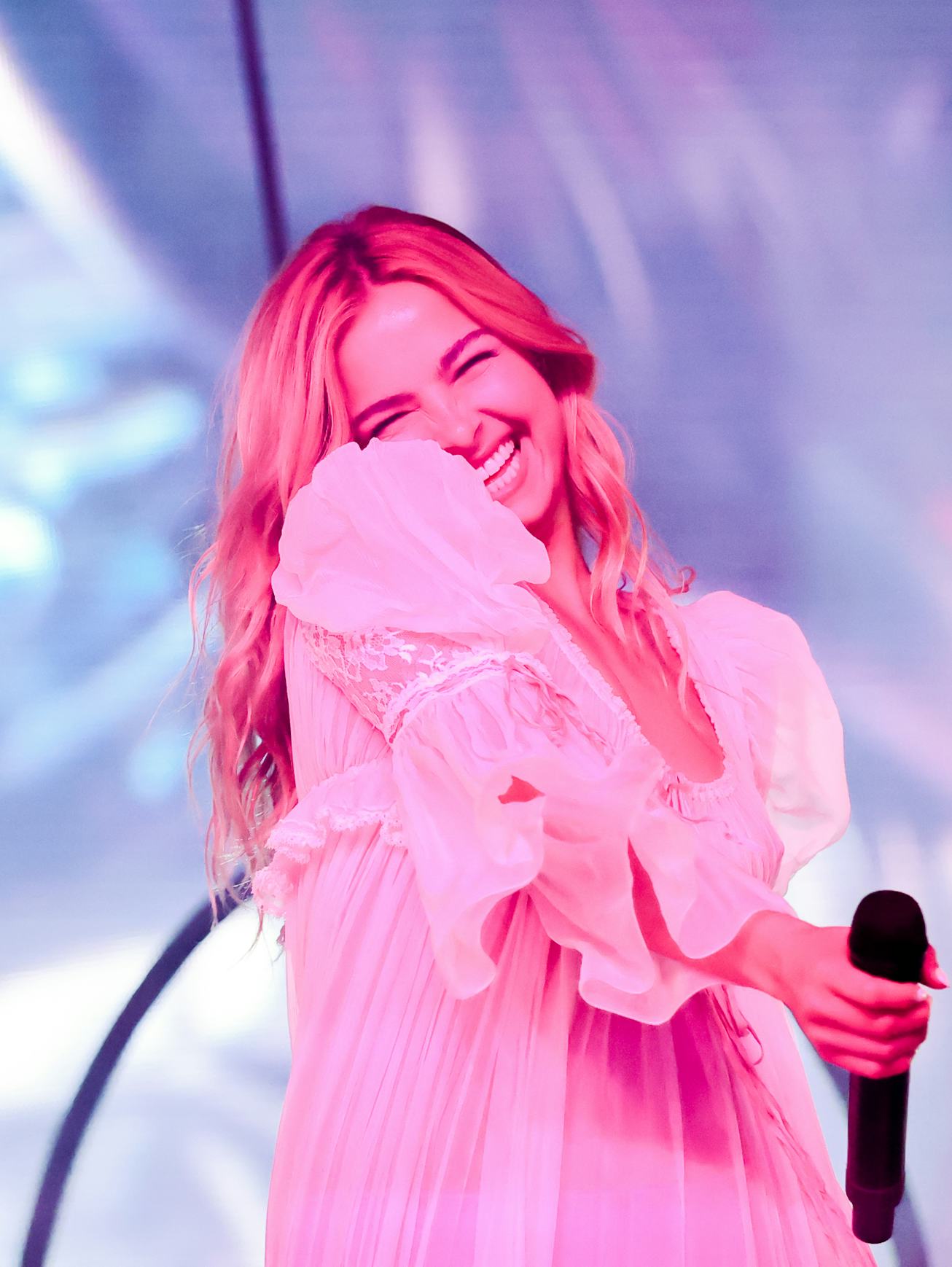 INDIO, CALIFORNIA - APRIL 13: (FOR EDITORIAL USE ONLY) Addison Rae performs with Arca at the Gobi Te...