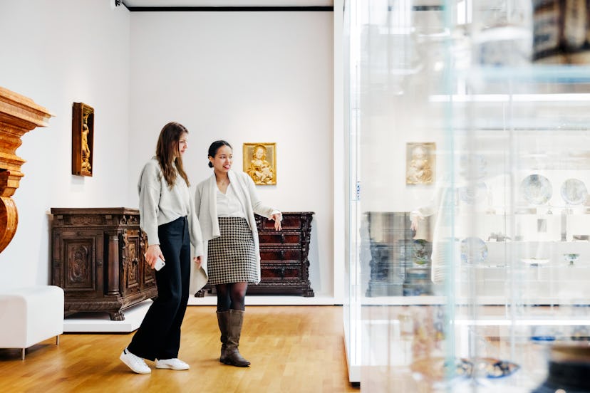 Air signs love dates at art galleries.