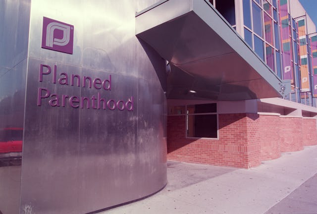 BROOKLINE (10/26/98) Planned Parenthood has re-located to a building on Commonwealth Ave. since the ...