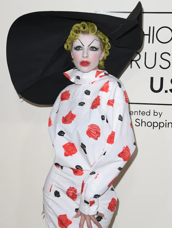 WEST HOLLYWOOD, CALIFORNIA - APRIL 08: Julia Fox arrives at the Fashion Trust U.S. Awards 2025 at Th...
