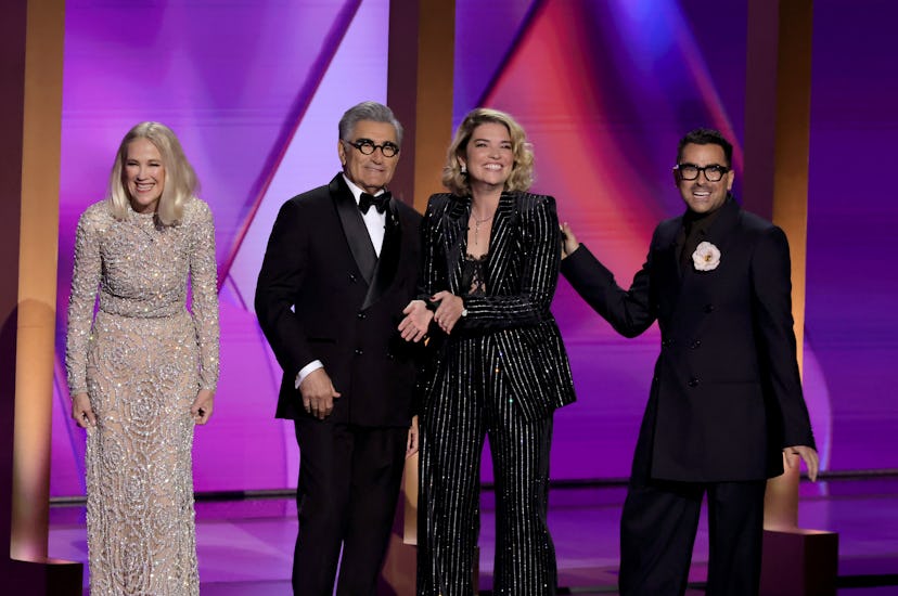 LOS ANGELES, CALIFORNIA - SEPTEMBER 15:(L-R) Catherine O'Hara, Eugene Levy, Annie Murphy, and Dan Le...