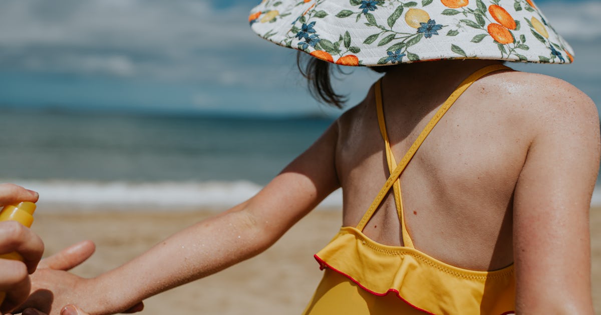 Is Aerosol Sunscreen Safe For Kids? Here's What Dermatologists Use Instead