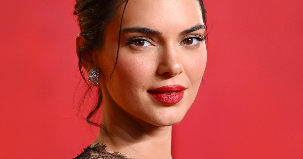 Kendall Jenner Just Revived This Chaotic Cheugy Print From The 2010s