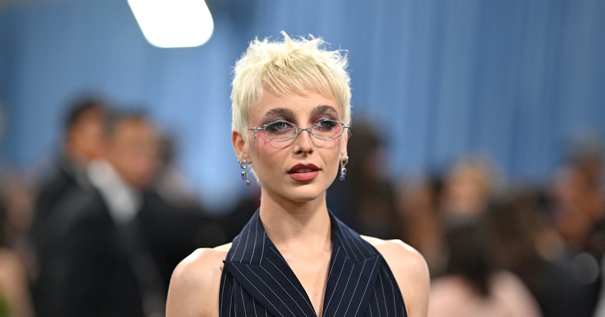 Emma Chamberlain’s Red Carpet Journey From YouTuber to Budding Fashion It Girl