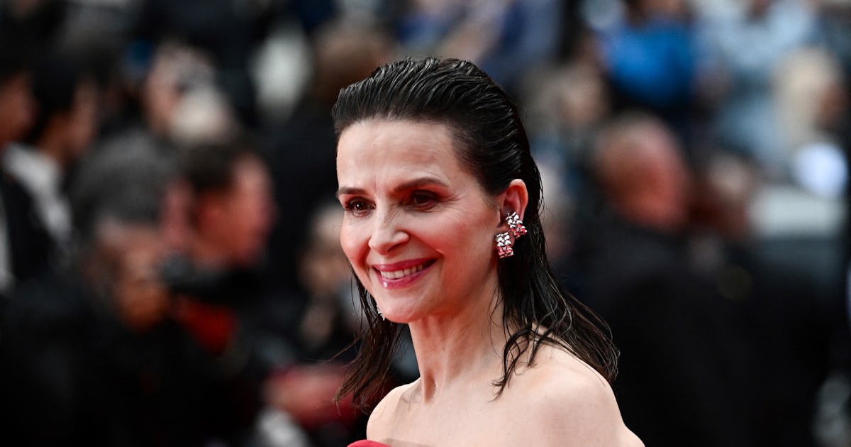 Juliette Binoche’s Best Red Carpet Moments Epitomize French Glamour