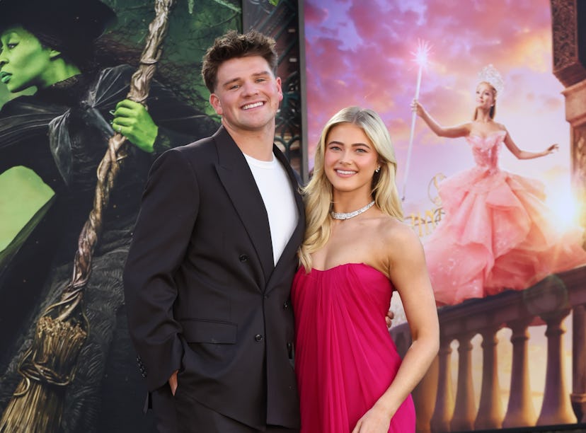 Rylee Arnold shares the first message her boyfriend Walker Lyons ever sent her on Instagram.