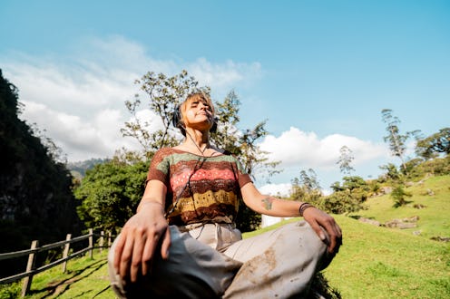 Full moon manifestations for the May 12 Flower Moon