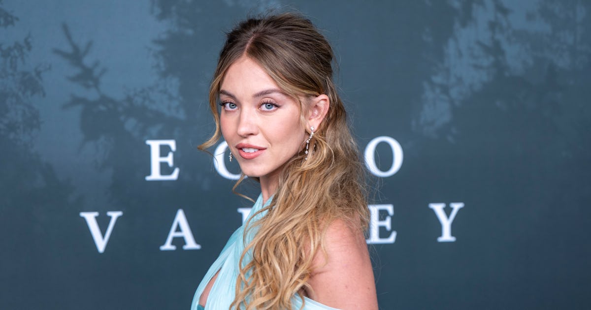Sydney Sweeney's Cleavage-Baring Cutout Gown Looked Positively Ethereal