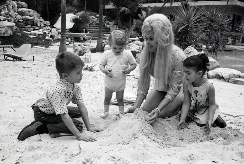 Hollywood, USA, April 1967, the famous American actress Jayne Mansfield with her sons Miklos, Zoltan...