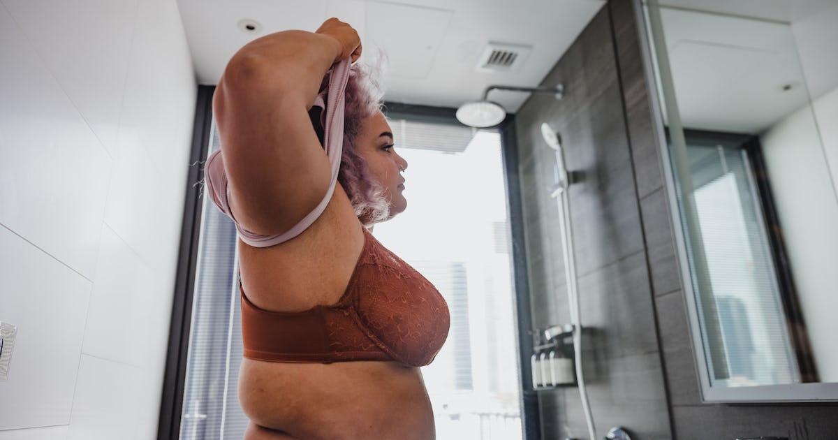 OK, Why Are My Nipples Itchy? (Because Trying To *Subtly* Scratch Them Sucks)