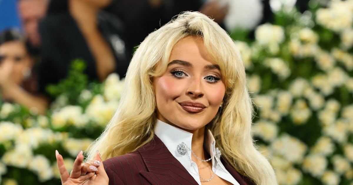 Sabrina Carpenter Recreated This Marilyn Monroe Pic In Her New Album Cover